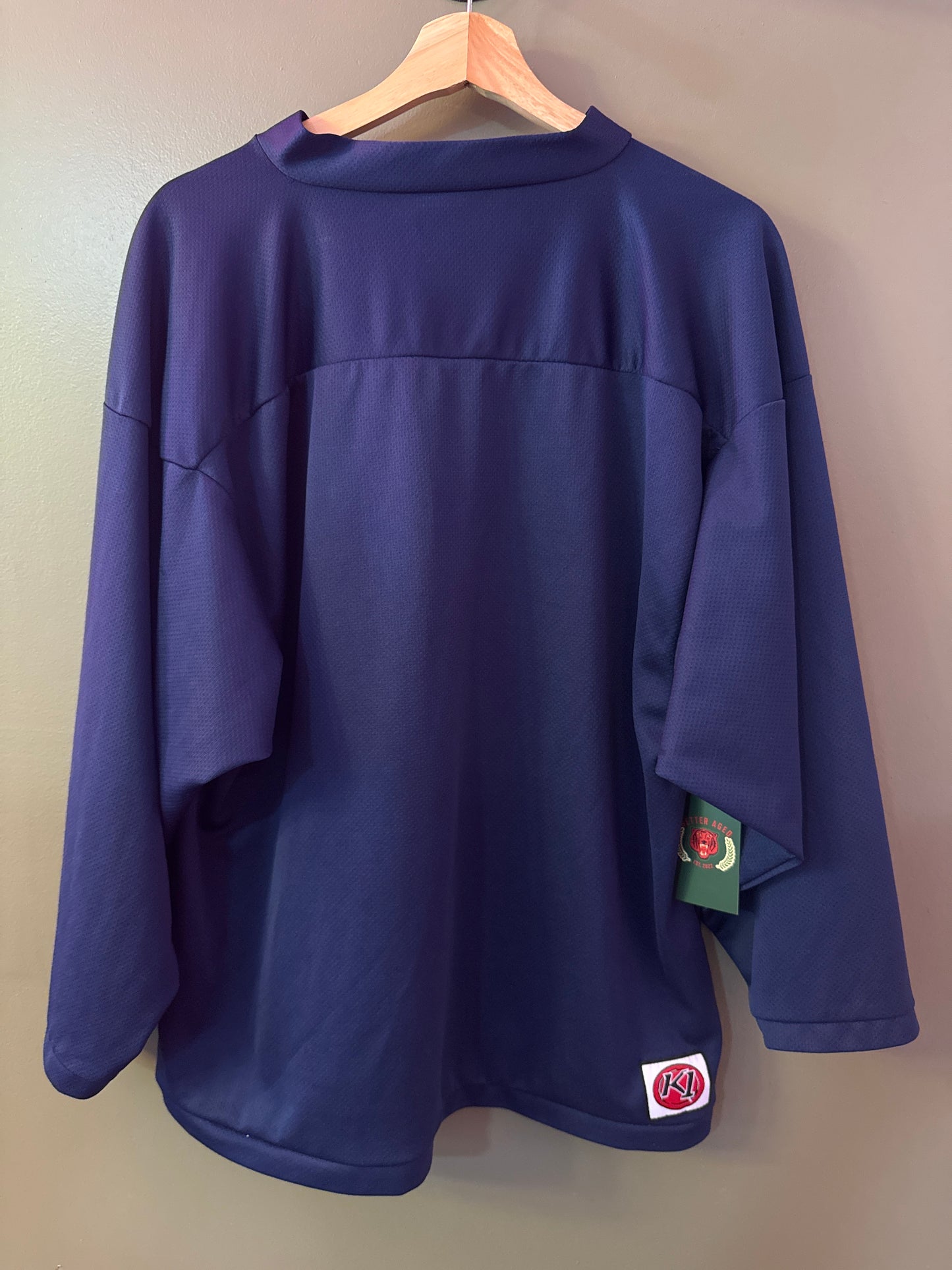 Vintage 1990’s USA hockey jersey navy blue size medium