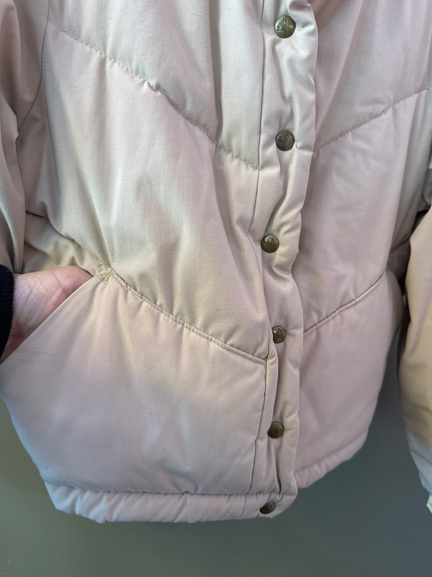 Vintage 1980’s women’s cropped puffer down jacket size medium