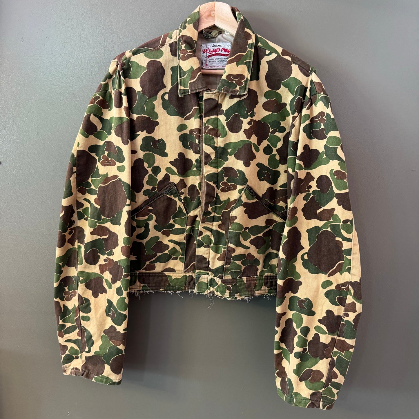 1970s cropped camo jacket size medium