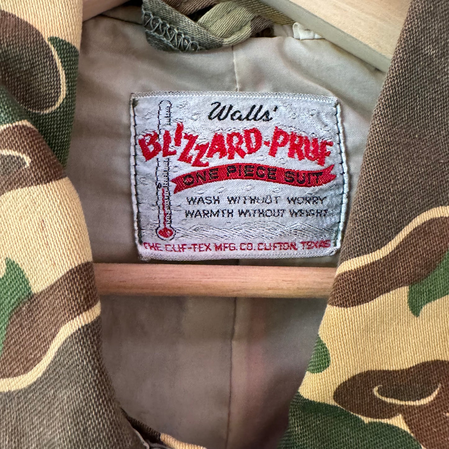 1970s cropped camo jacket size medium